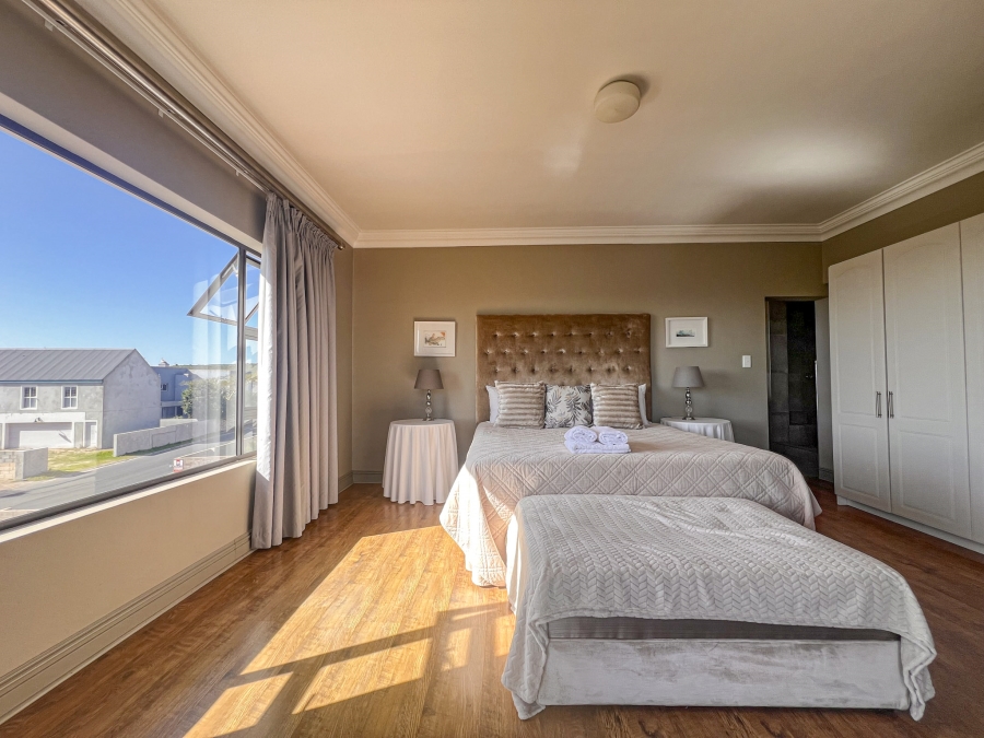 9 Bedroom Property for Sale in Myburgh Park Western Cape
